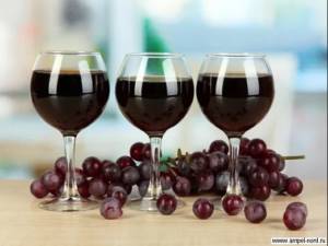 Виноград и домашнее вино.